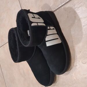 UGG Women's Classic Mini Black Boots Size 9